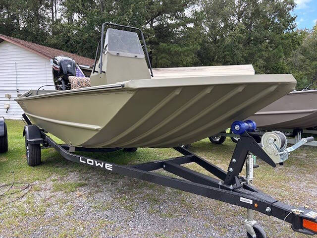 2026 Lowe Boats Roughneck 1760 Pathfinder