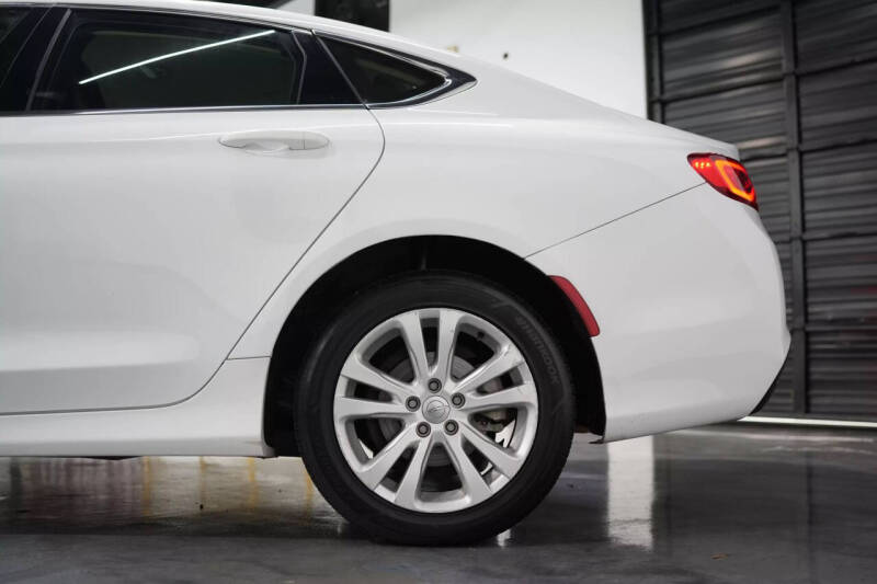 2017 Chrysler 200 Limited Platinum