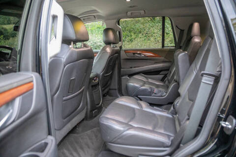 2018 Cadillac Escalade Standard