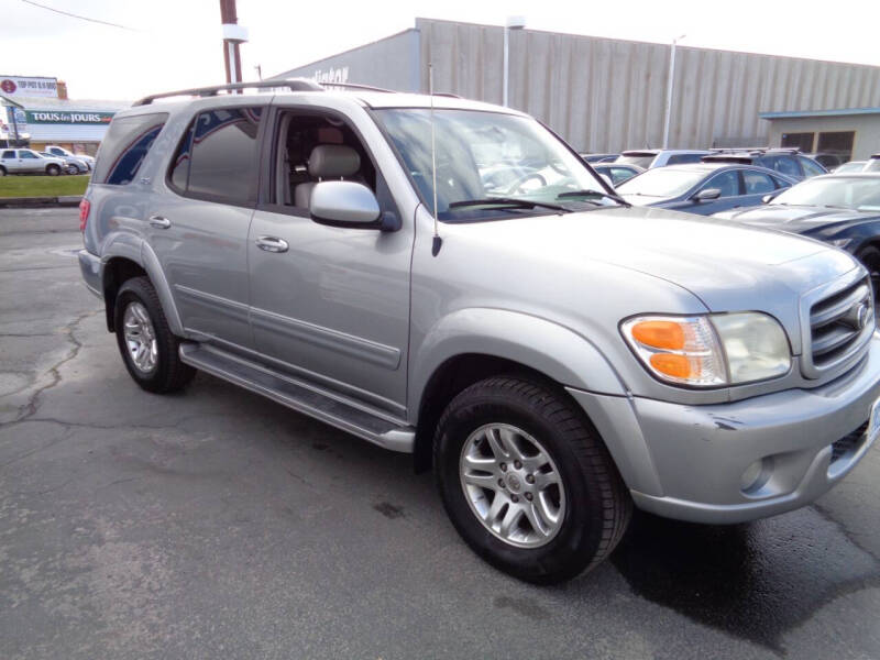 2004 Toyota Sequoia SR5