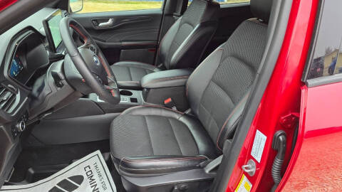 2024 Ford Escape Hybrid ST-Line Select