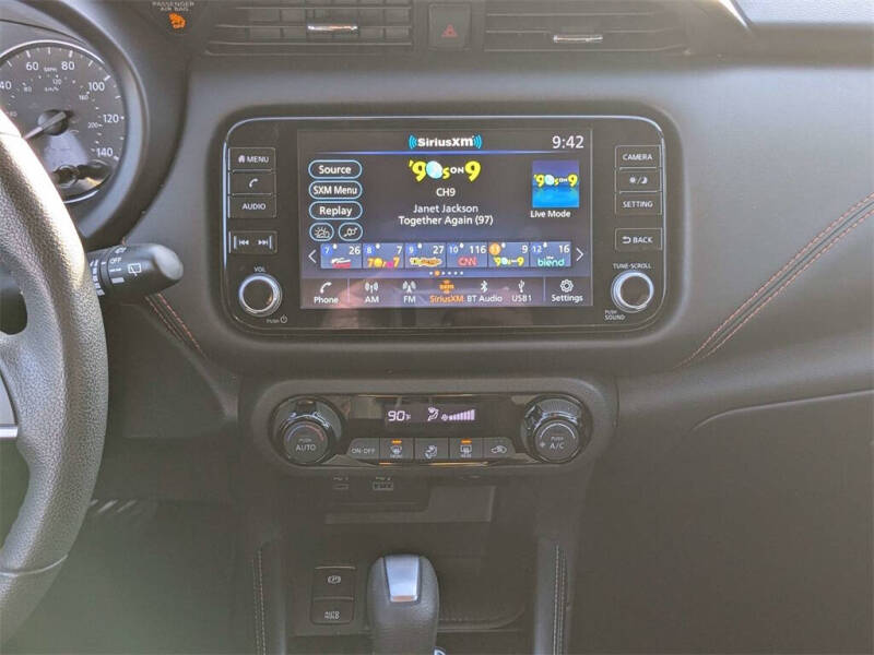 2024 Nissan Kicks SR