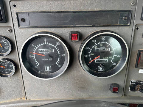 2007 Kenworth T300