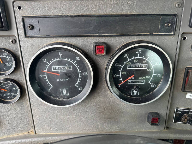 2007 Kenworth T300