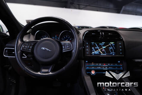 2018 Jaguar F-PACE 25t Premium