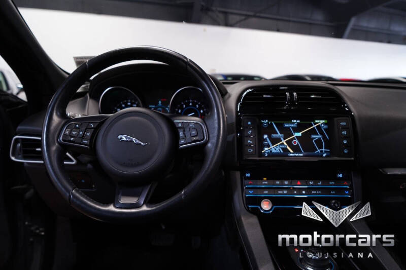 2018 Jaguar F-PACE 25t Premium