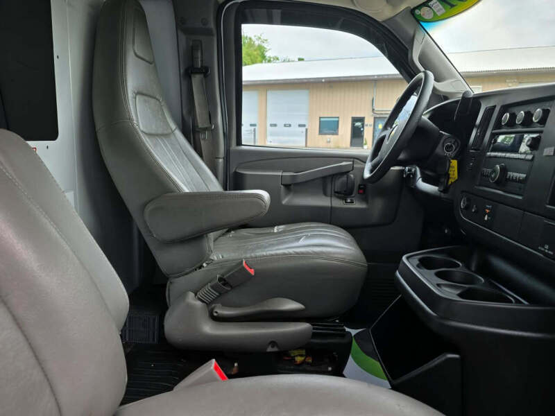2017 Chevrolet Express 2500