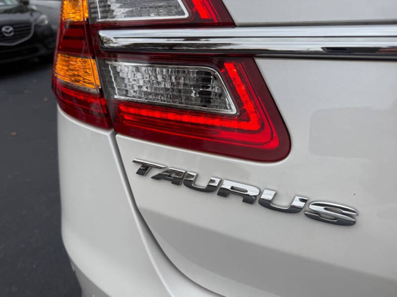 2016 Ford Taurus Limited