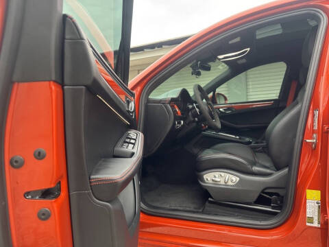 2025 Porsche Macan GTS