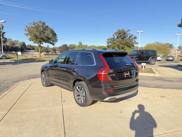 2016 Volvo XC90 T6 Momentum
