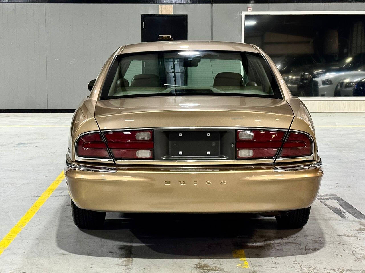 2000 Buick Park Avenue for sale at Carnival Car Company in Victoria, TX