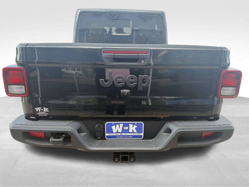 2025 Jeep Gladiator Sport