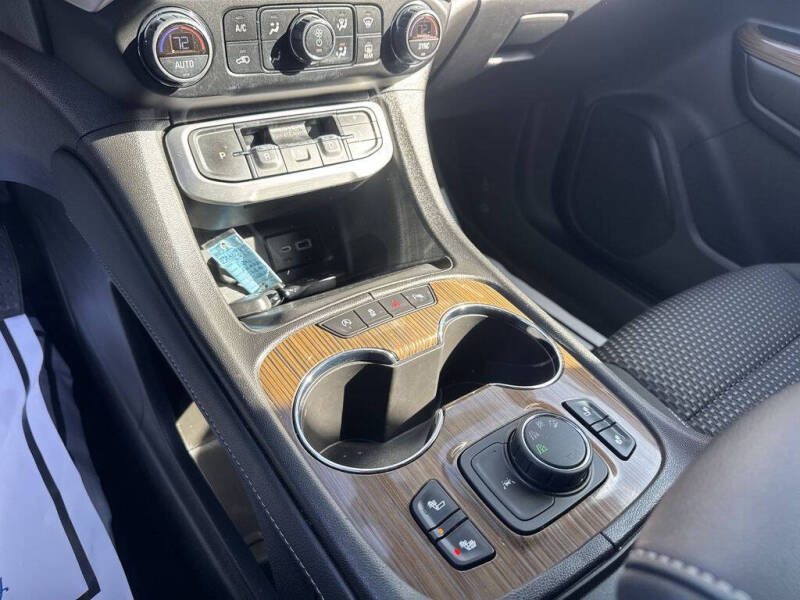 2023 GMC Acadia SLE