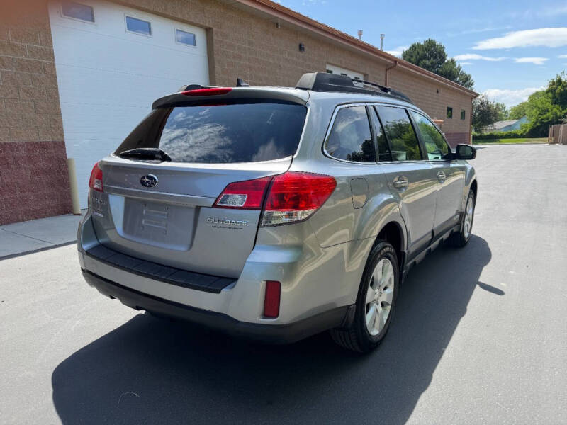 Image 10 of 2011 Subaru Outback 2.5i Limited