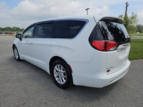 2017 Chrysler Pacifica LX