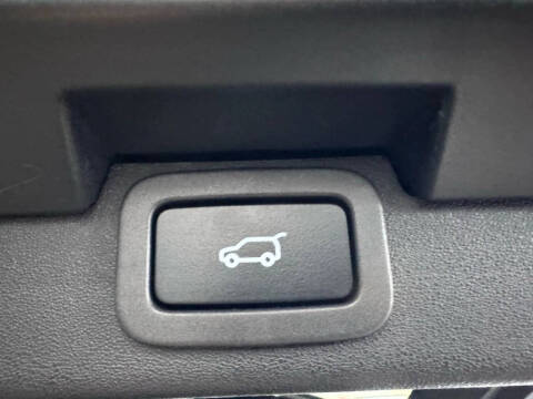 2020 Land Rover Discovery Landmark Edition