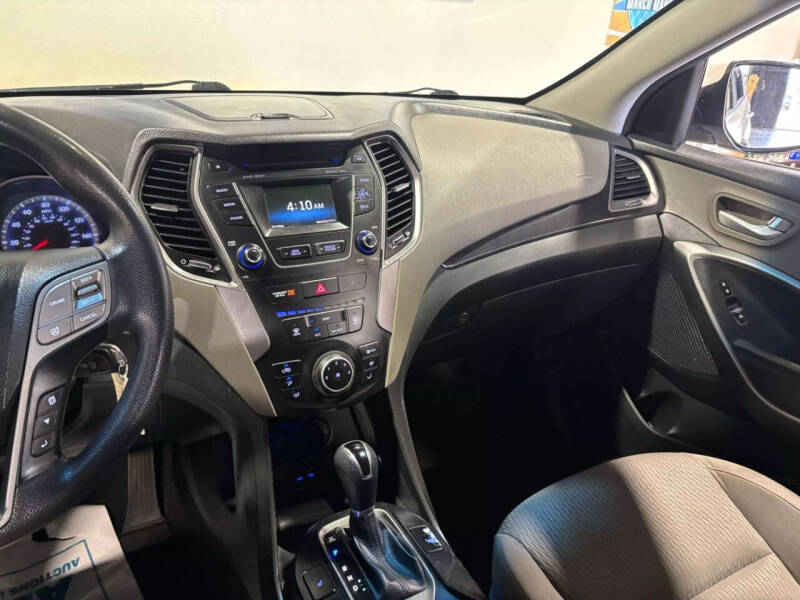 2016 Hyundai Santa Fe SE