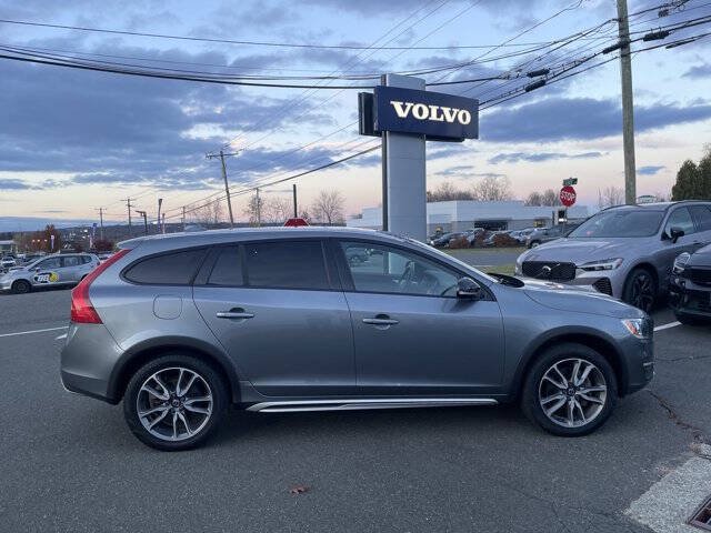 2018 Volvo V60 Cross Country T5 Premier