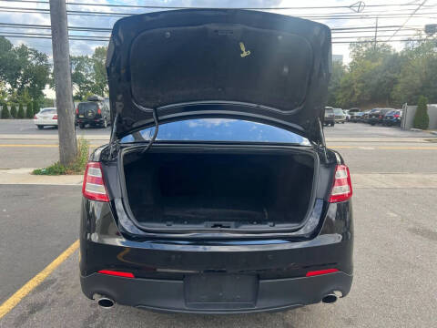 2019 Ford Taurus SEL