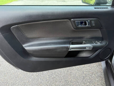 2016 Ford Mustang V6