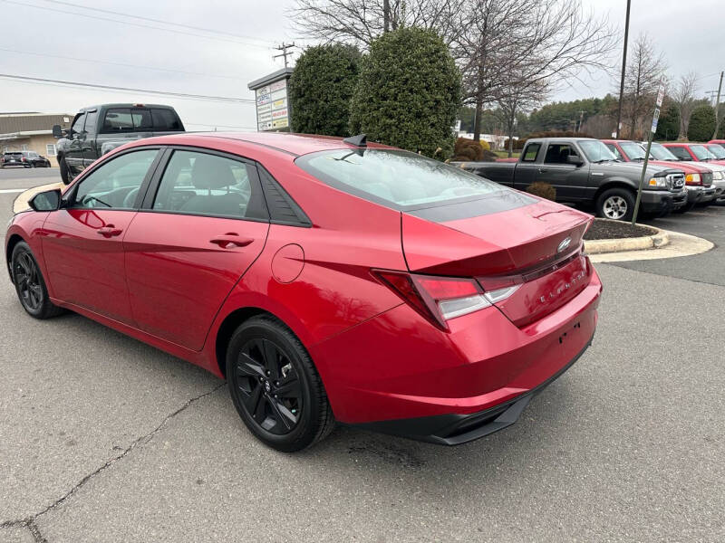 2021 Hyundai Elantra SEL photo 7