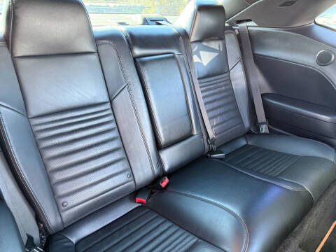 2015 Dodge Challenger R/T Plus Shaker