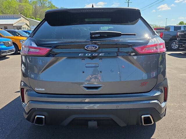 2022 Ford Edge ST