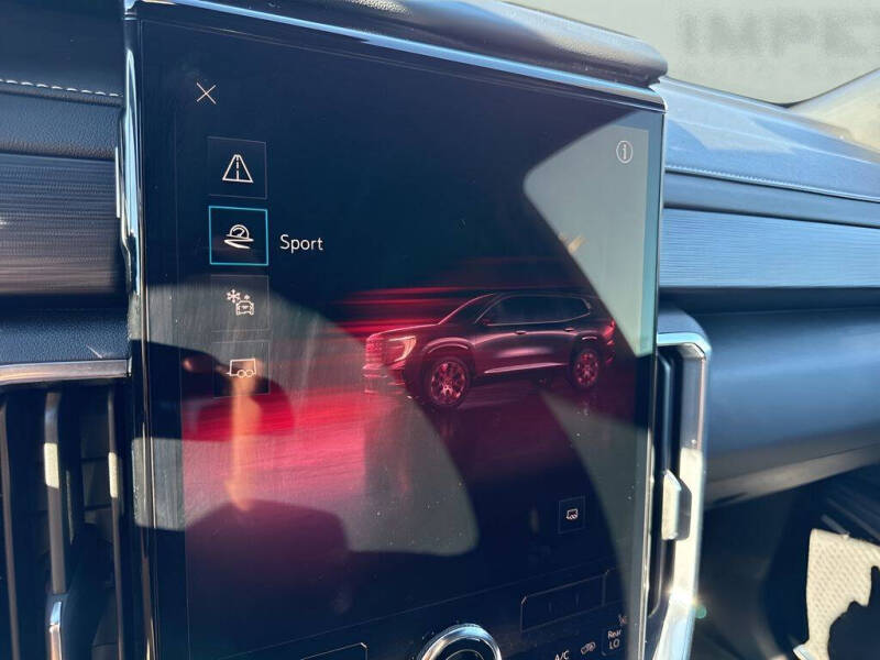2025 GMC Acadia Elevation