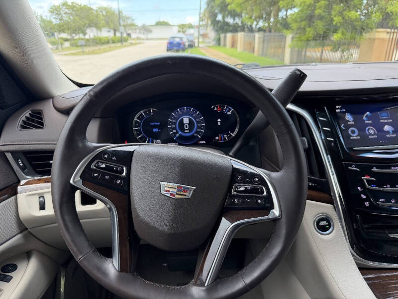 2017 Cadillac Escalade Standard