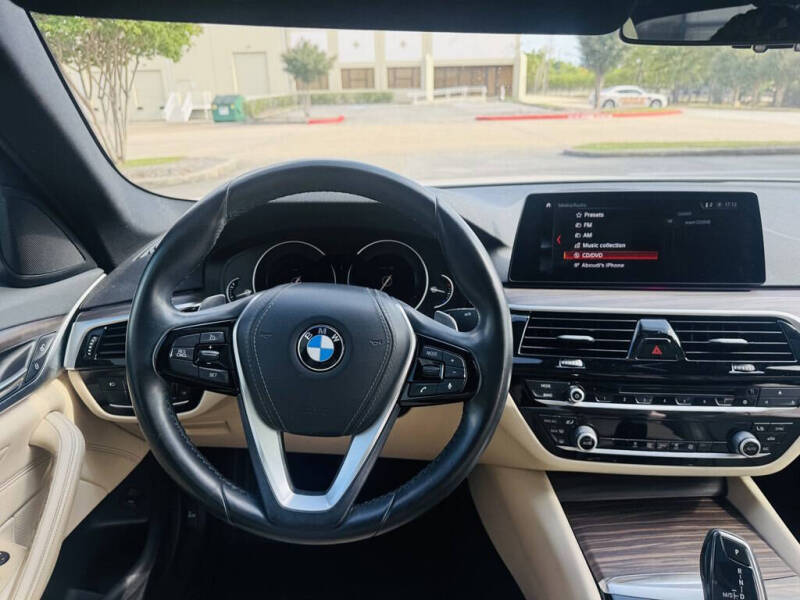 2018 BMW 5 Series 530i