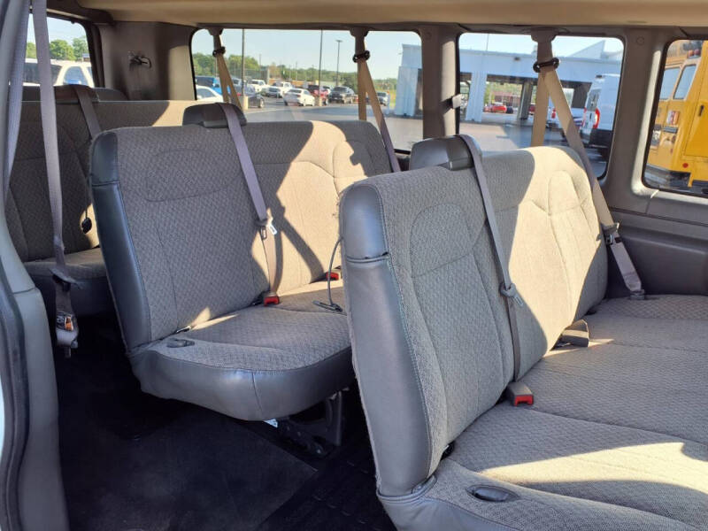 2025 Chevrolet Express LS 3500