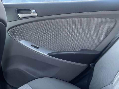 2013 Hyundai Accent GS