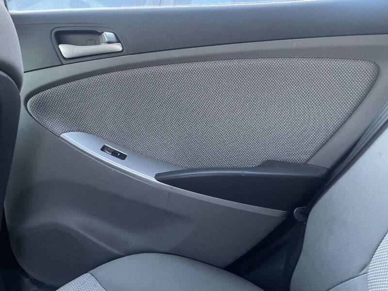 2013 Hyundai Accent GS