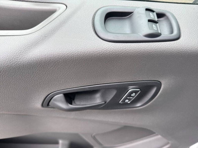 2025 Ford Transit 250