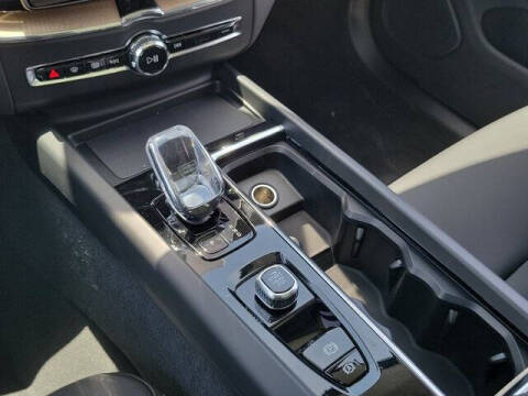 2026 Volvo XC60 B5 Core