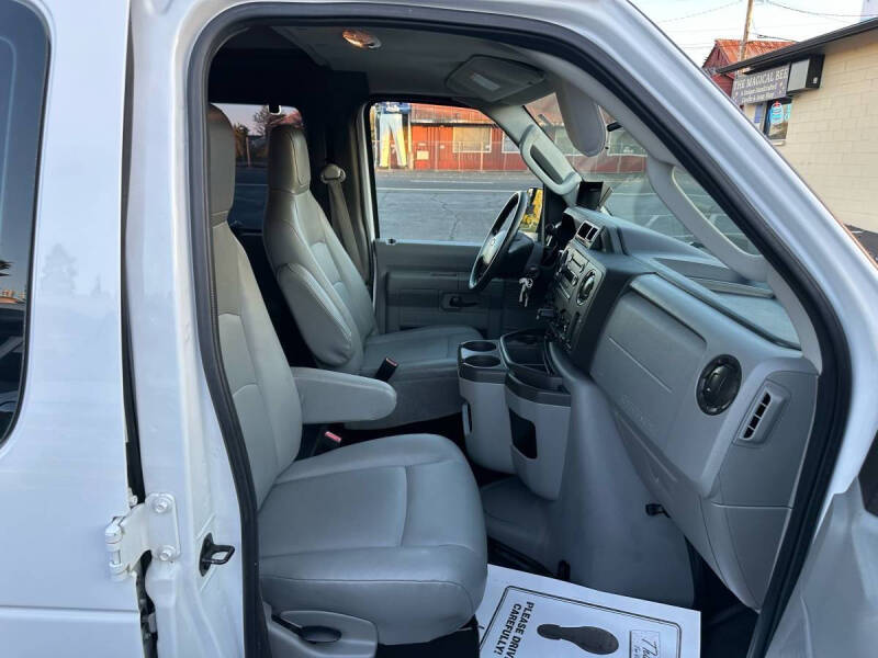 2012 Ford E-Series E-350 SD