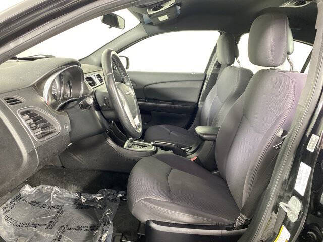 2013 Chrysler 200 Touring