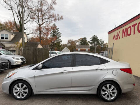 2012 Hyundai Accent GLS
