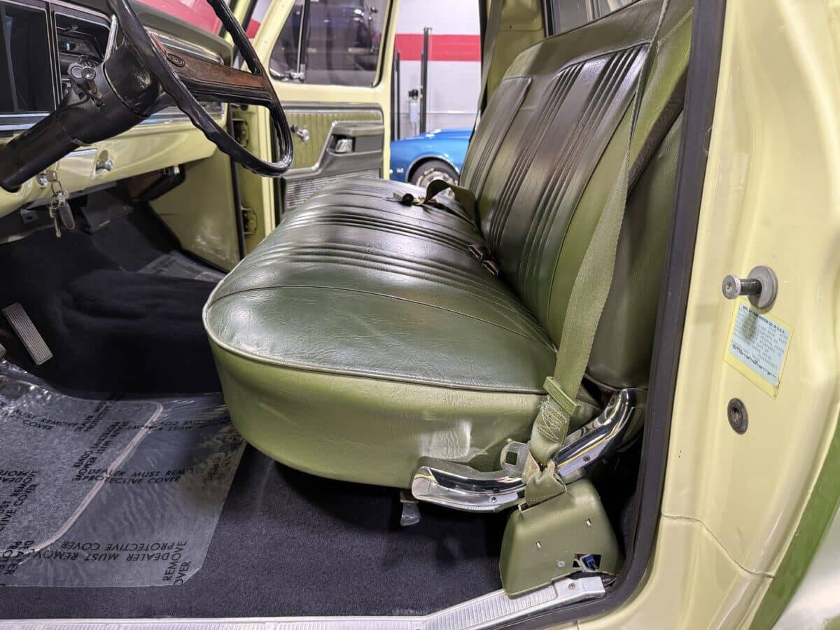 1976 Ford F-150 32