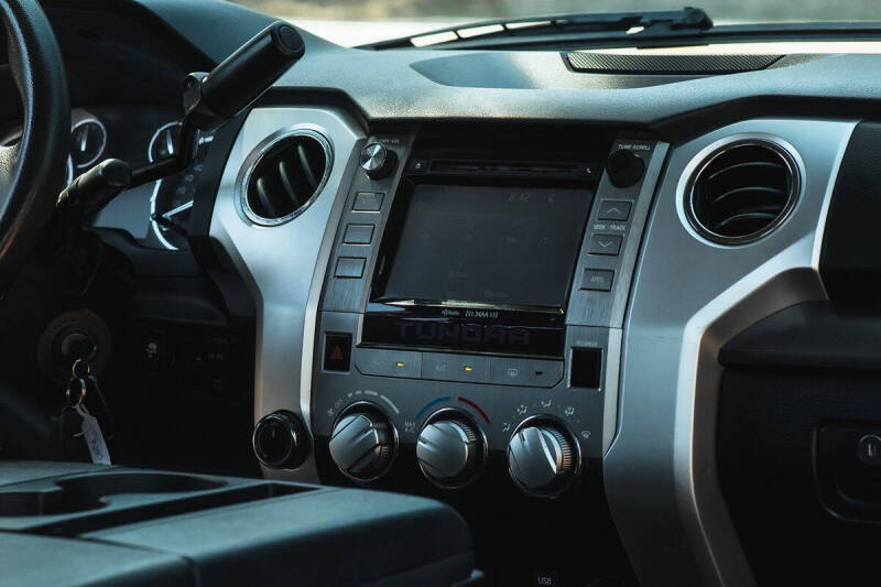 2014 Toyota Tundra SR5