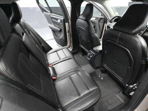 2023 Volvo XC40 B5 Core
