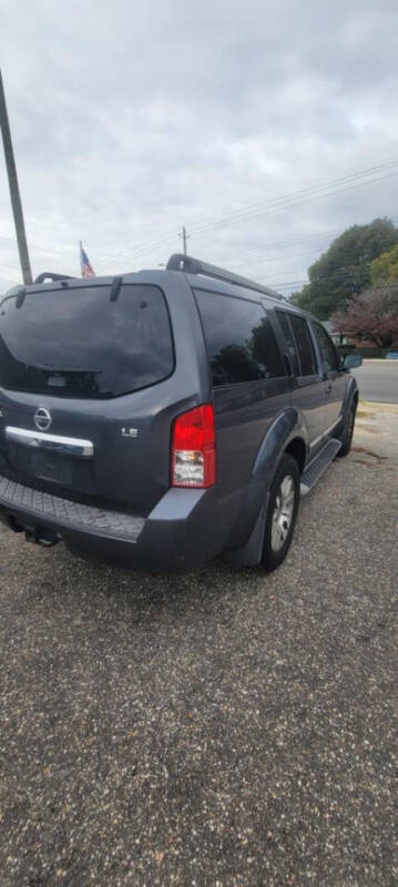 2012 Nissan Pathfinder LE