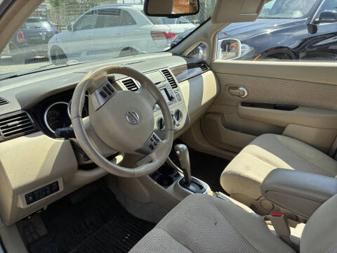 2012 Nissan Versa 1.8 SL