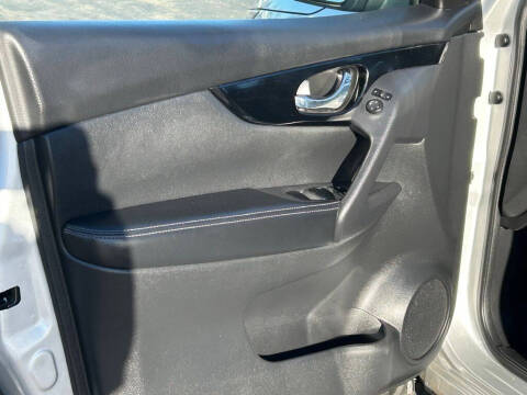 2017 Nissan Rogue Sport SV