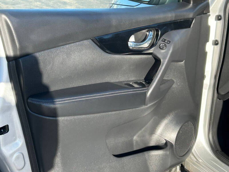 2017 Nissan Rogue Sport SV