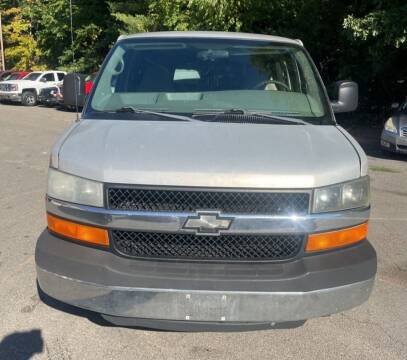 2006 Chevrolet Express Passenger for sale at The Bengal Auto Sales LLC in Hamtramck MI
