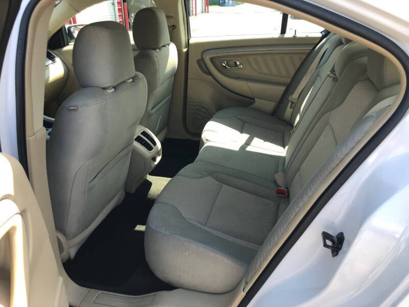 2018 Ford Taurus SEL