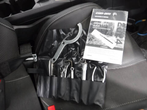 2024 Can-Am Maverick R