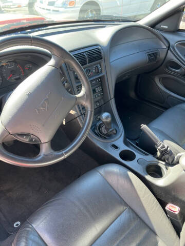 2004 Ford Mustang GT Deluxe