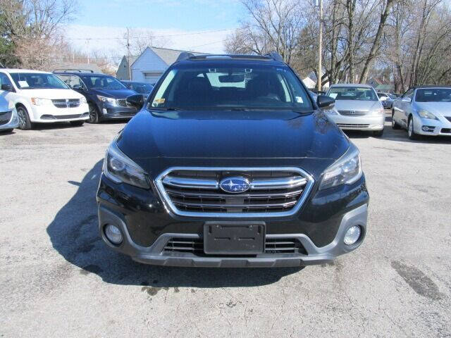 Used 2018 Subaru Outback Limited with VIN 4S4BSENC5J3315682 for sale in Hilliard, OH